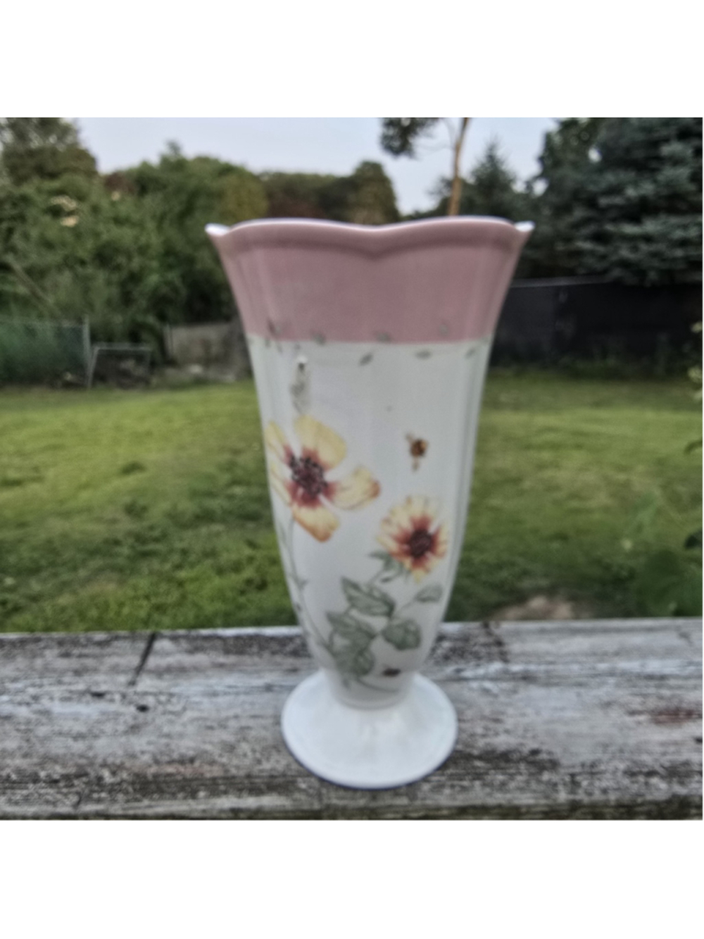 LENOX Butterfly Meadow 9” Vase Louise Le Luyer Butterflies Pink Beige Floral